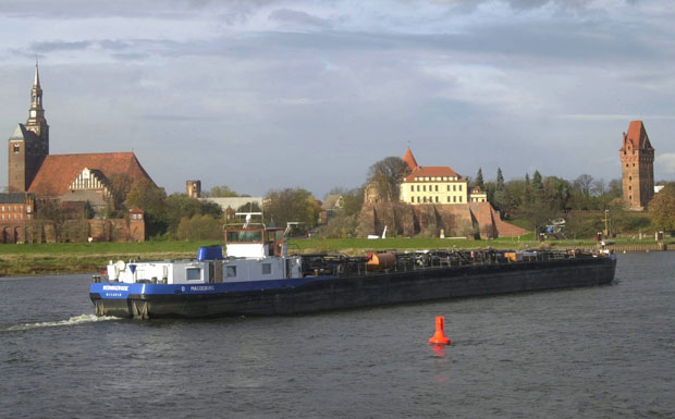 Binnenschiff Elbe, ddp