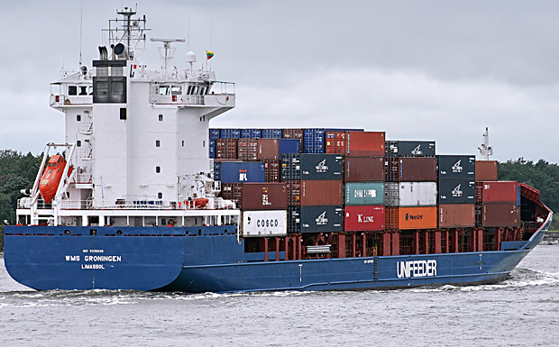 Containerfeeder Ostsee