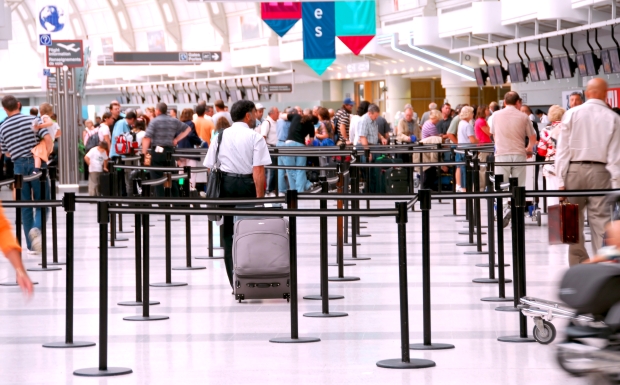 Flughafen Check-in Gepäck 620