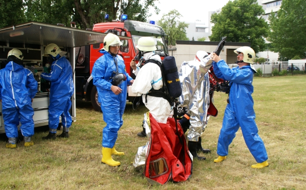 Schutzanzug Feuerwehr Übung 620