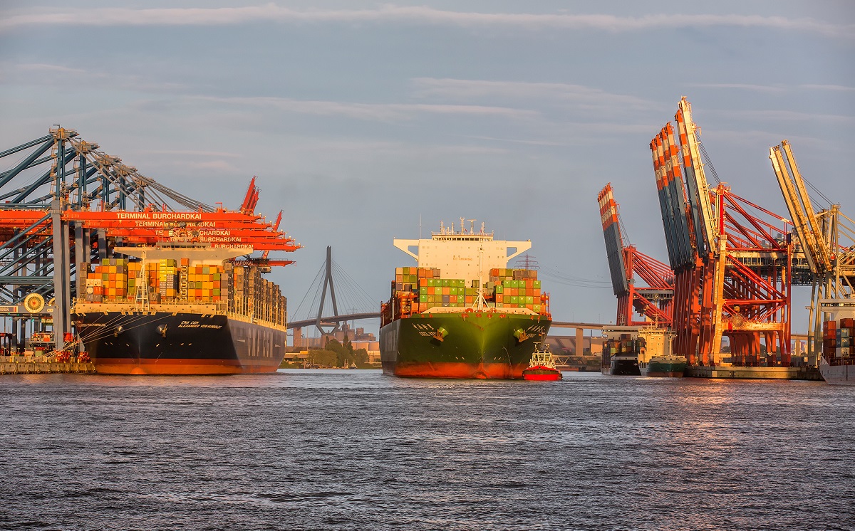 Containerschiffe Hafen Hamburg 1200