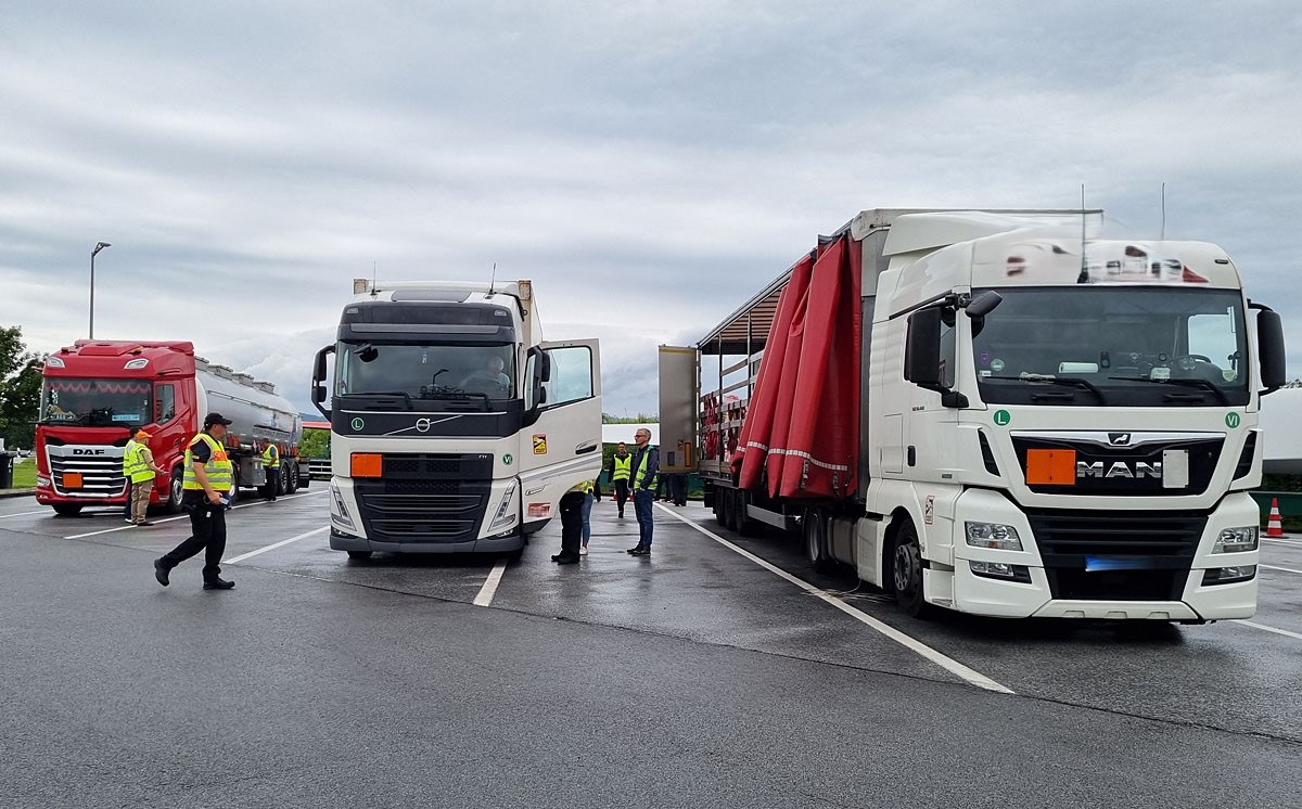 Gefahrgutkontrolle Verkehrspolizei Deggendorf