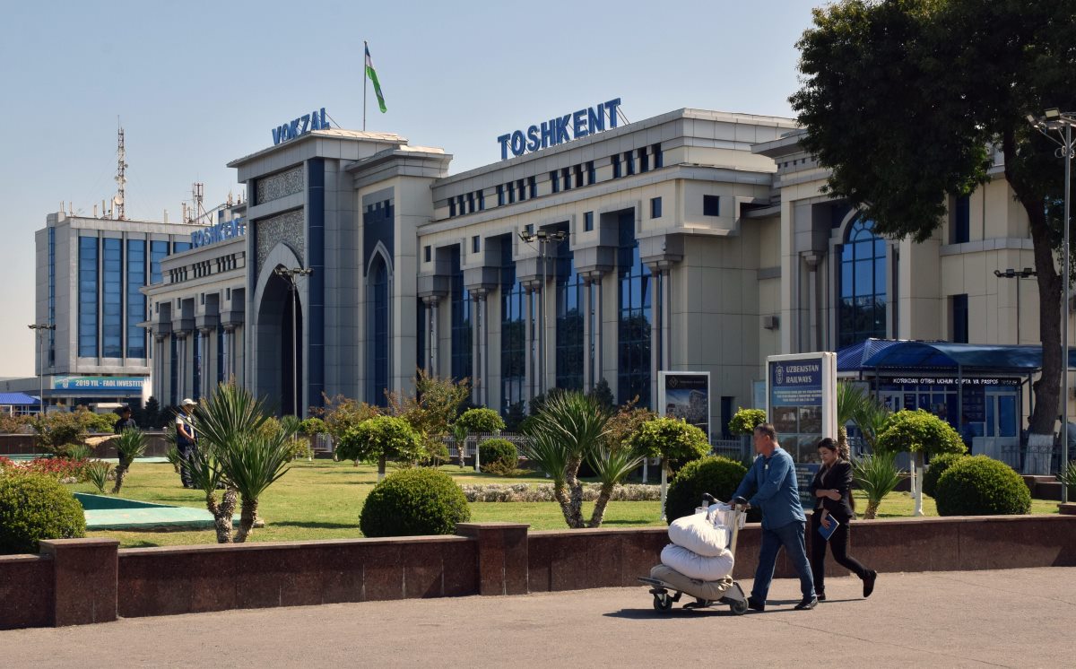 Taschkent Bahnhof Usbekistan 1200